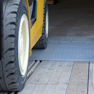 edge-of-dock-equipment-header.tmb-doors-list-2
